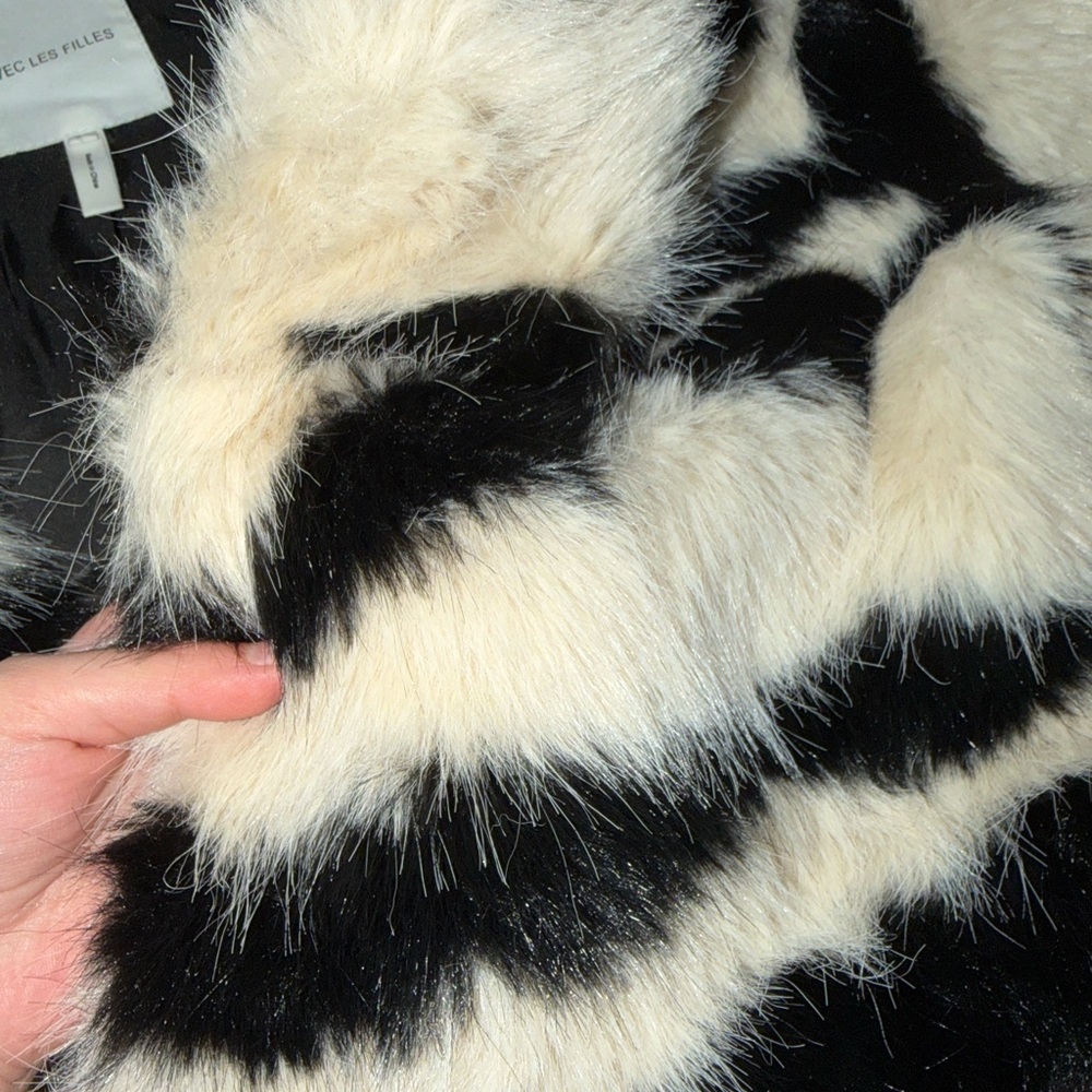 Avec Les Filles faux fur zebra cropped coat - Picture 16 of 16